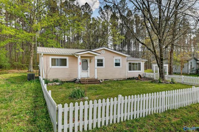 331 J B Hawkins Road, Gurley, AL 35748