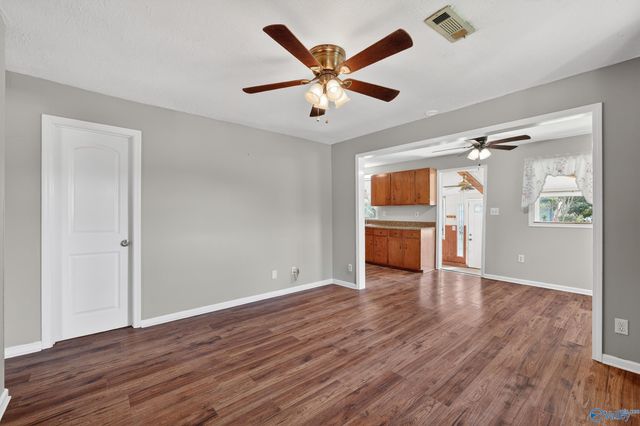 331 J B Hawkins Road, Gurley, AL 35748