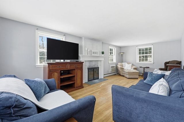 276 Pond Street, Franklin, MA 02038