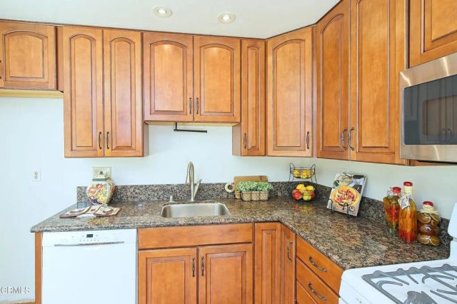 610 Hillcrest Drive, Camarillo, CA 93012