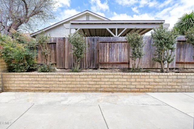 610 Hillcrest Drive, Camarillo, CA 93012