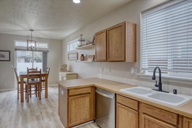 12421 W 4th Ave, Airway Heights, WA 99001