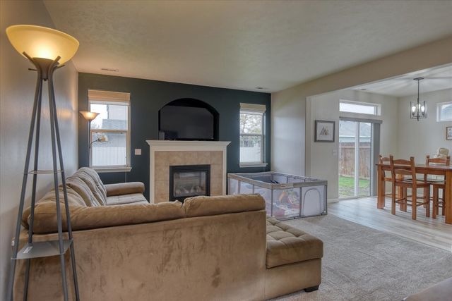 12421 W 4th Ave, Airway Heights, WA 99001