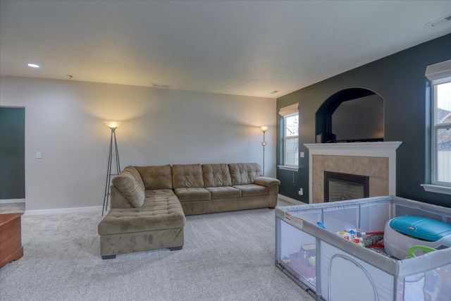 12421 W 4th Ave, Airway Heights, WA 99001