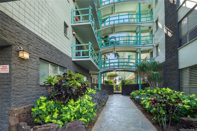 2957 Kalakaua Avenue 518, Honolulu, HI 96815
