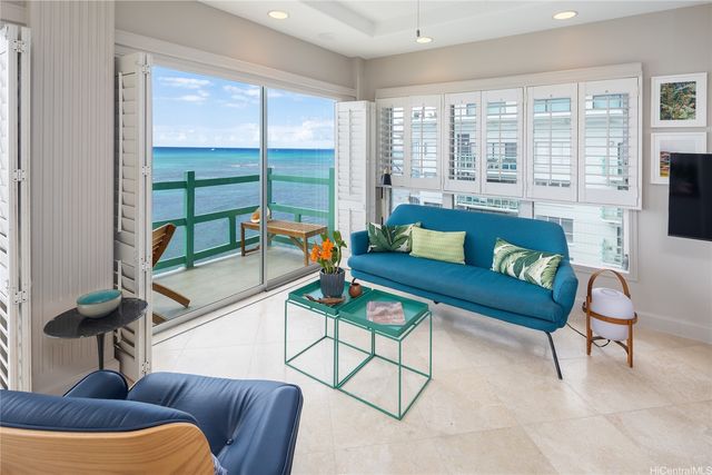 2957 Kalakaua Avenue 518, Honolulu, HI 96815