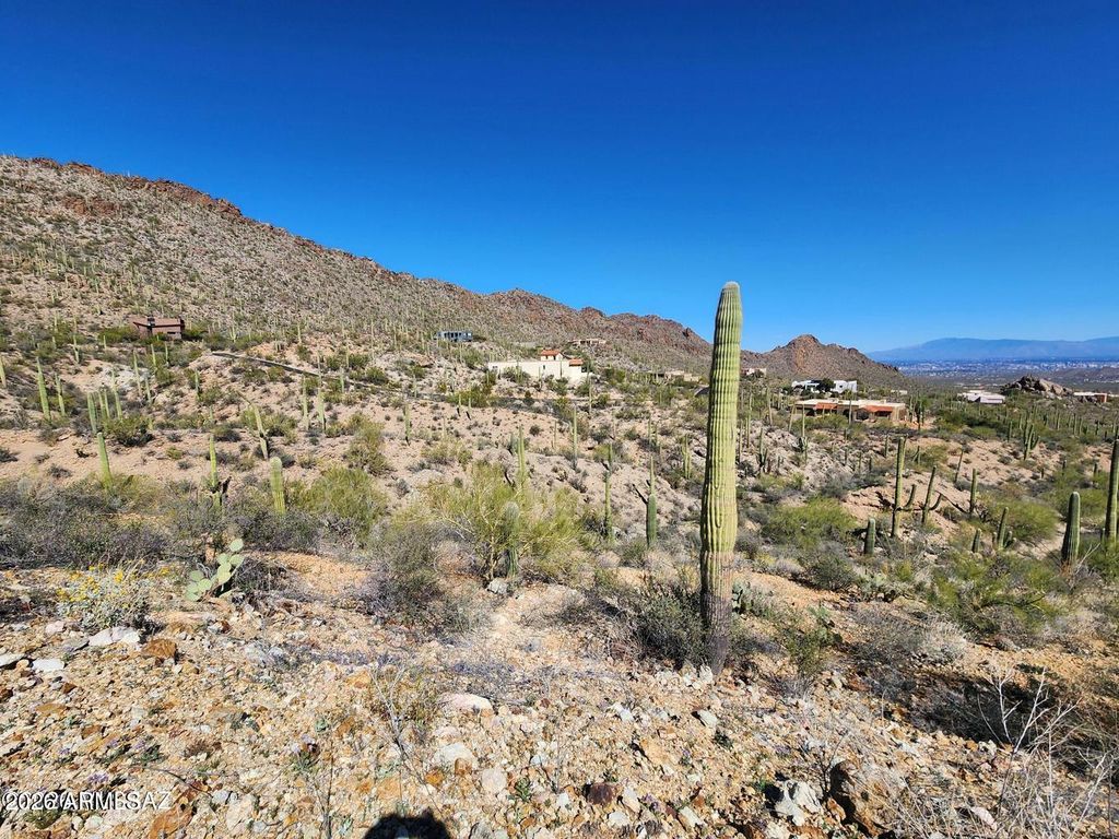 Image 3 of property listing at 6400 W LOST CANYON Drive 00013, Tucson, AZ 85745