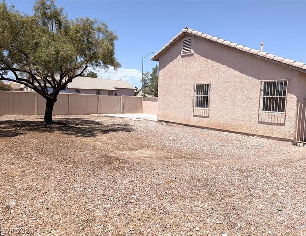 1957 Tallow Tree Avenue, North Las Vegas, NV 89032
