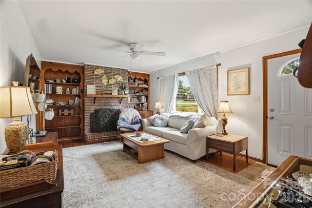 605 W 19th Avenue, Gastonia, NC 28052