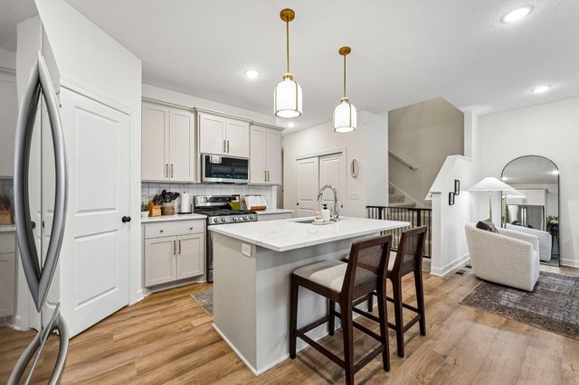 1307 Randolph Avenue, Saint Paul, MN 55105