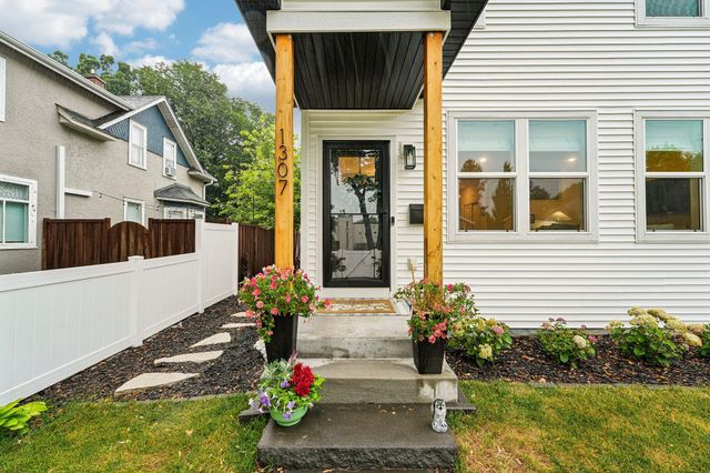 1307 Randolph Avenue, Saint Paul, MN 55105