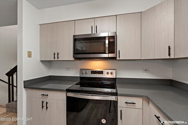 5321 Larkspur Street, Anchorage, AK 99507