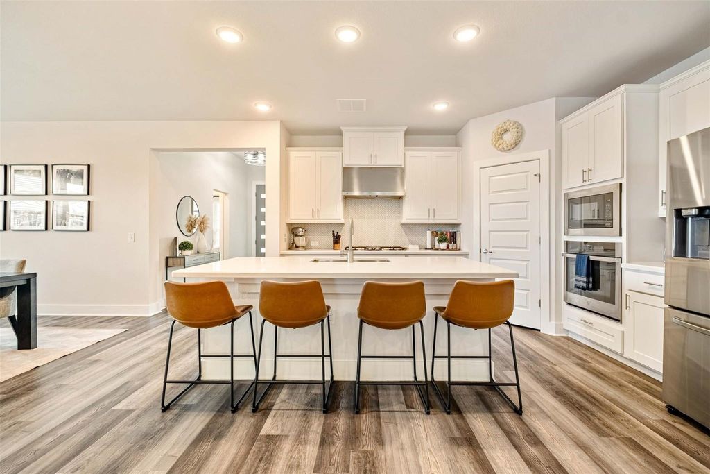 7600 Hillock TER, Austin, TX 78744