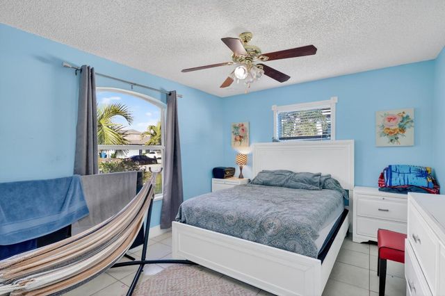 1121 SW Ivanhoe Street W, Port St. Lucie, Port St Lucie, FL 34983