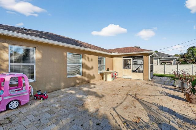 1121 SW Ivanhoe Street W, Port St. Lucie, Port St Lucie, FL 34983