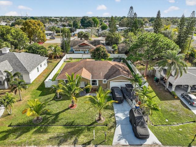 1121 SW Ivanhoe Street W, Port St. Lucie, Port St Lucie, FL 34983