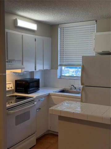 1801 S Treasure Dr 202, North Bay Village, FL 33141