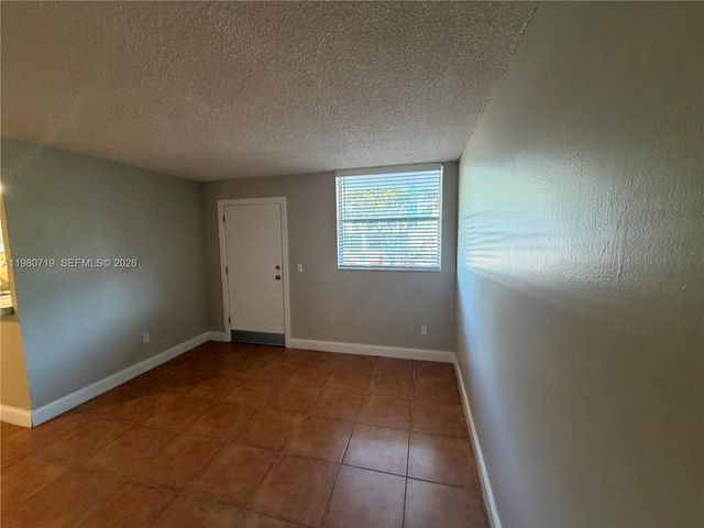 1801 S Treasure Dr 202, North Bay Village, FL 33141