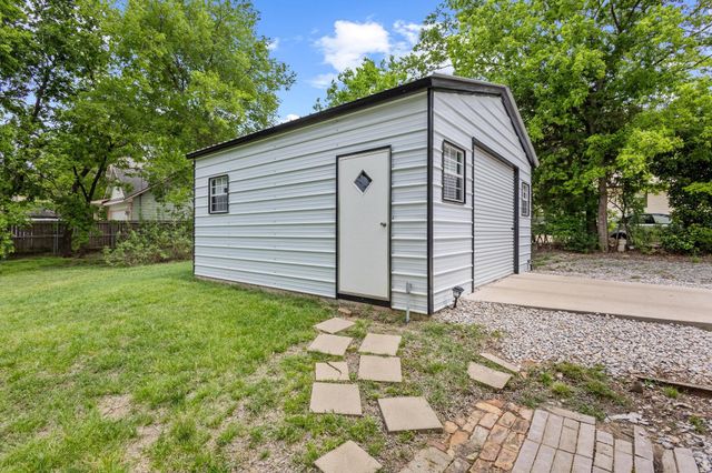 1425 E Cherry Street, Sherman, TX 75090