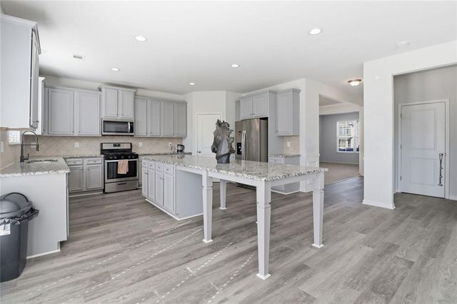 210 Palm Springs Circle, Fairburn, GA 30213