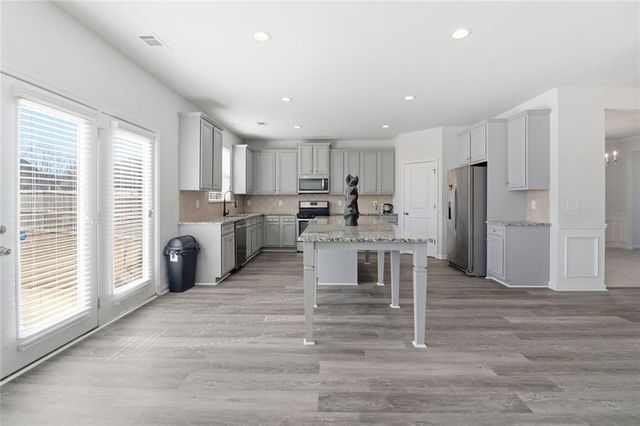 210 Palm Springs Circle, Fairburn, GA 30213