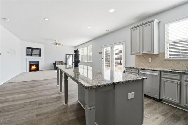 210 Palm Springs Circle, Fairburn, GA 30213