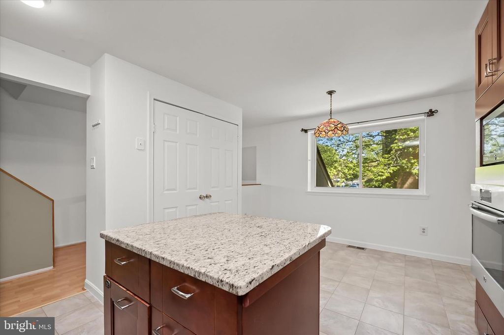 Image 11 of property listing at 9015 MOVING WATER LN, Columbia, MD 21046