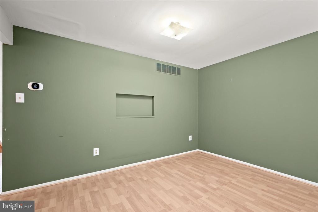 Image 15 of property listing at 9015 MOVING WATER LN, Columbia, MD 21046
