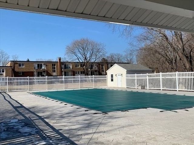 80 Damon Rd 8201, Northampton, MA 01060