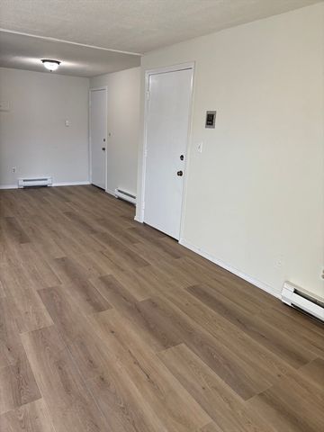 80 Damon Rd 8201, Northampton, MA 01060