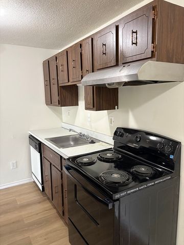 80 Damon Rd 8201, Northampton, MA 01060