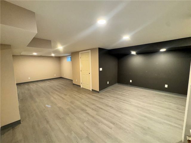 58 Evergreen Ter, Uniontown, PA 15401