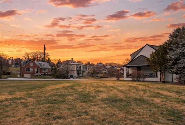 58 Evergreen Ter, Uniontown, PA 15401