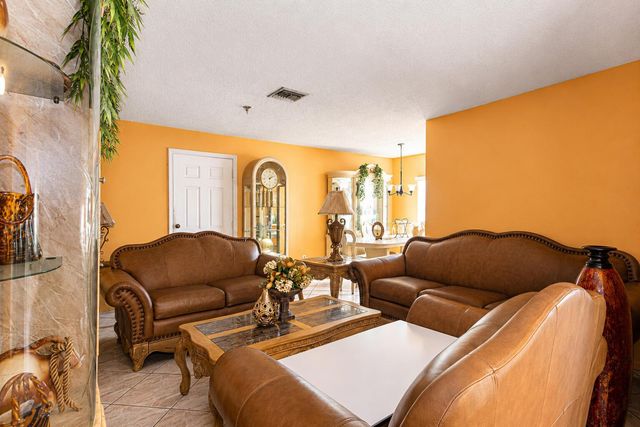 10304 Pippin Lane, Royal Palm Beach, FL 33411