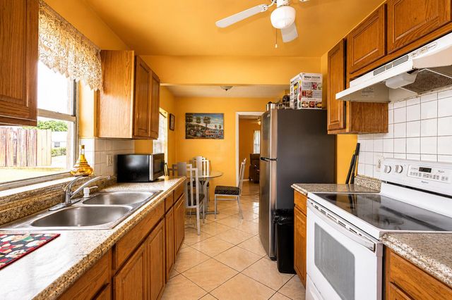10304 Pippin Lane, Royal Palm Beach, FL 33411