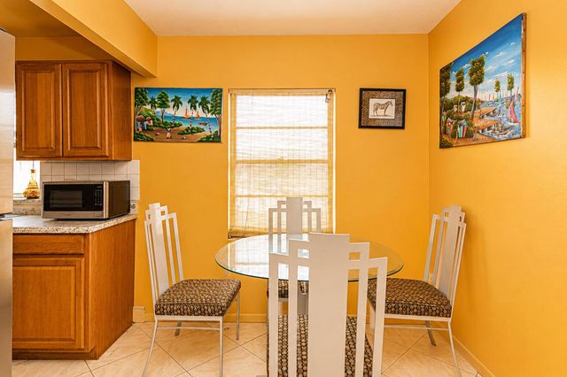 10304 Pippin Lane, Royal Palm Beach, FL 33411