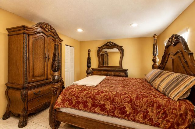 10304 Pippin Lane, Royal Palm Beach, FL 33411