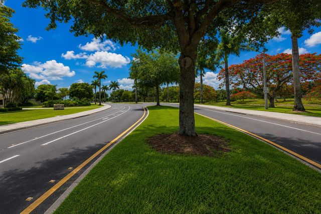 10304 Pippin Lane, Royal Palm Beach, FL 33411