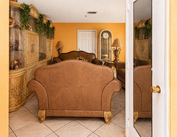 10304 Pippin Lane, Royal Palm Beach, FL 33411