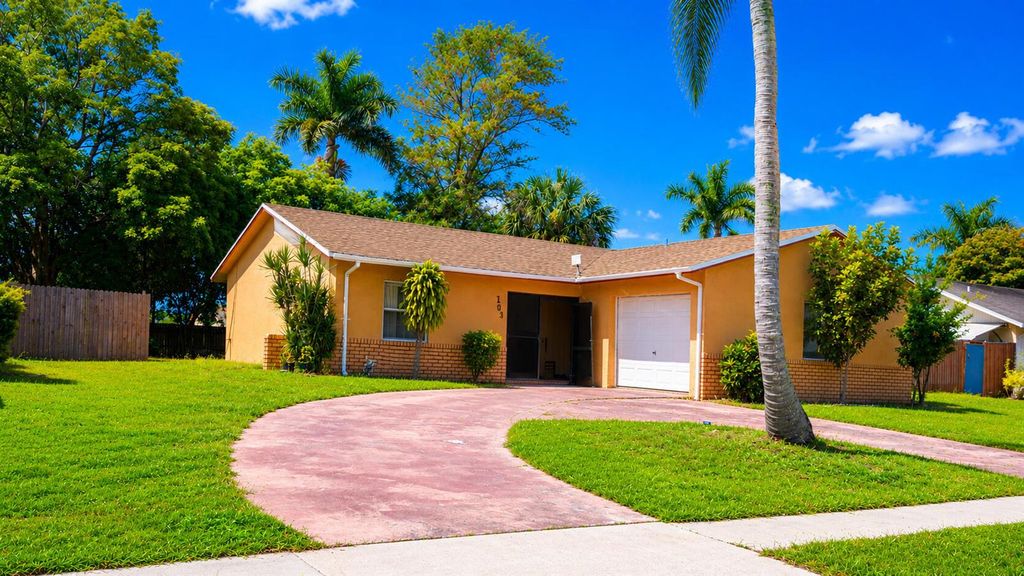 10304 Pippin Lane, Royal Palm Beach, FL 33411