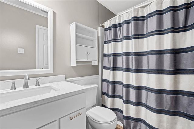 6930 Ching Lynch Road, Mobile, AL 36618