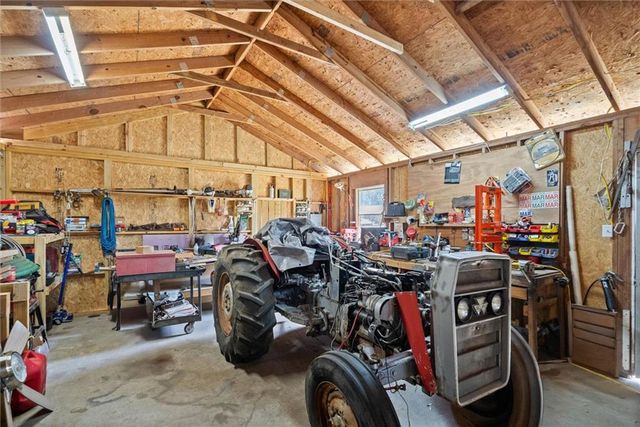 6930 Ching Lynch Road, Mobile, AL 36618