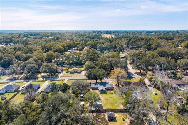 6930 Ching Lynch Road, Mobile, AL 36618