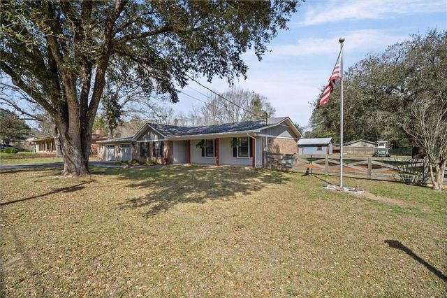 6930 Ching Lynch Road, Mobile, AL 36618