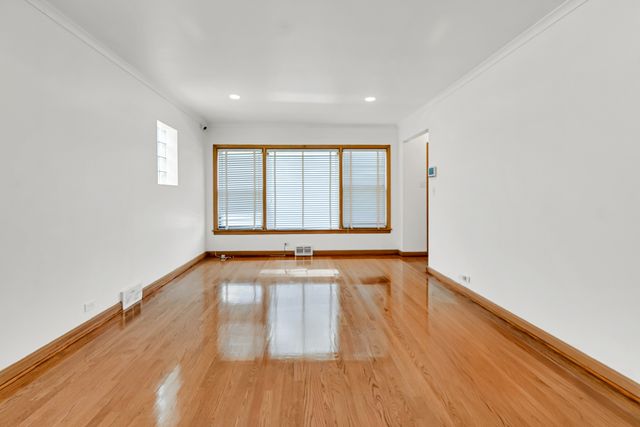 8242 S Damen Avenue, Chicago, IL 60620