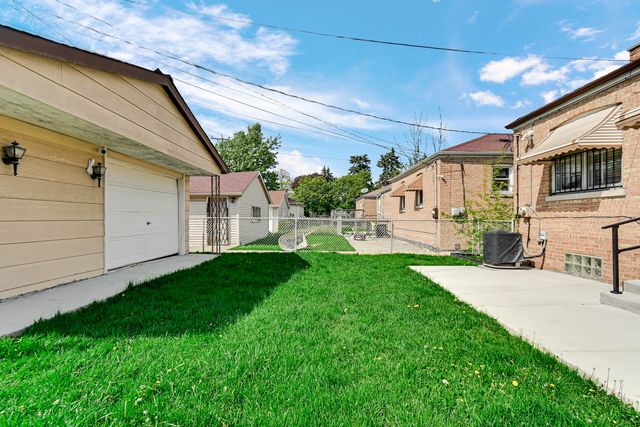 8242 S Damen Avenue, Chicago, IL 60620