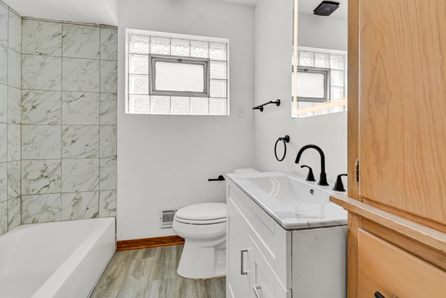 8242 S Damen Avenue, Chicago, IL 60620