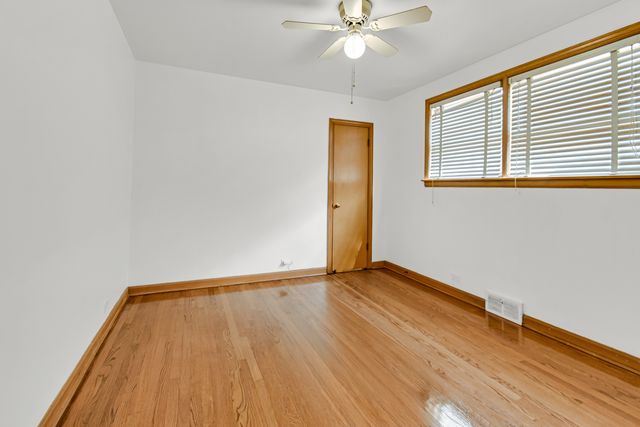 8242 S Damen Avenue, Chicago, IL 60620