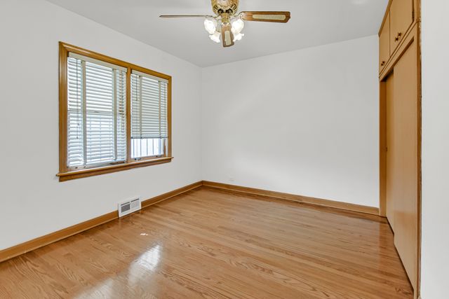 8242 S Damen Avenue, Chicago, IL 60620