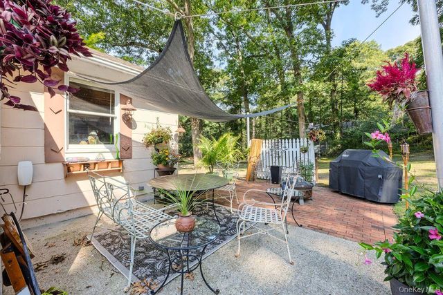 468 Old Bridge Road, Northport, NY 11768